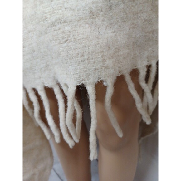 Vtg Alpaca Wool Llama Embroidered Poncho Cape Fringe Cloak O/S 55"x77" - Picture 7 of 13